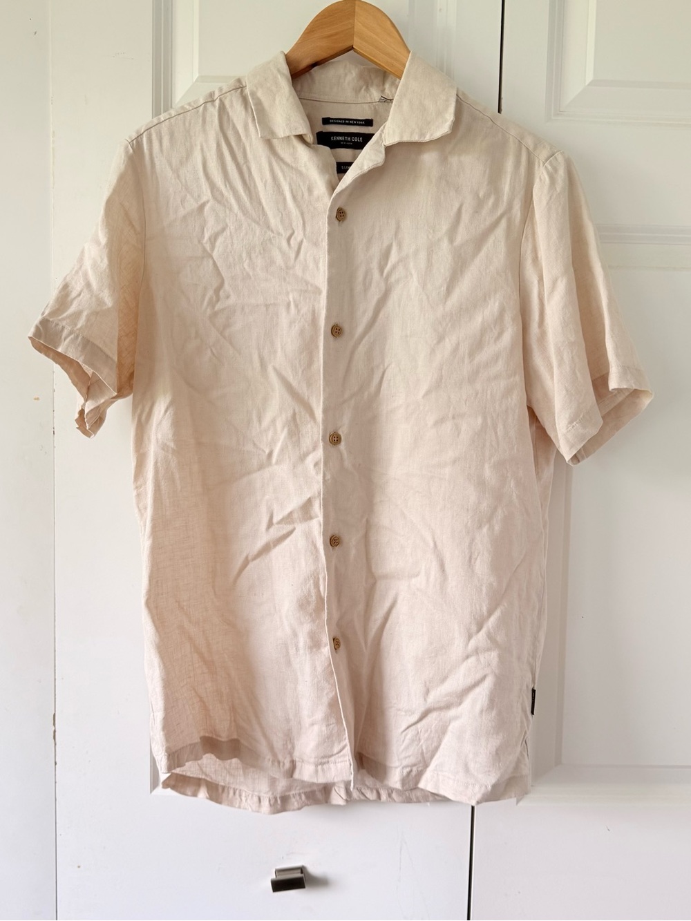 Light Tan Short-Sleeve Button-Up Shirt - Casual Summer Style